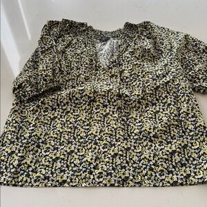 Rails Black and Yellow Floral Blouse NWOT Size: M ✨